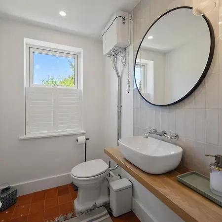 Luxury Renovated Schoolhouse 15km From Amgen Open, Doonbeg * Kilrush