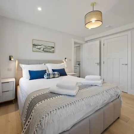 Luxury Renovated Schoolhouse 15km From Amgen Open, Doonbeg * Kilrush