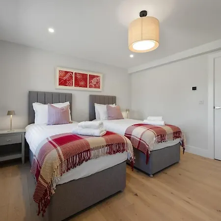 Casa vacanze Luxury Renovated Schoolhouse 15km From Amgen Open, Doonbeg *