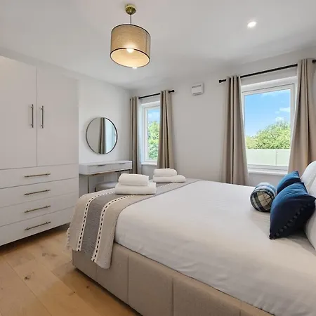 Luxury Renovated Schoolhouse 15km From Amgen Open, Doonbeg * Kilrush